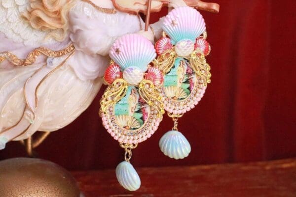 SOLD! 8301 Birth Of Venus Tall Shell Octopus Victorian Cameo Earrings Studs