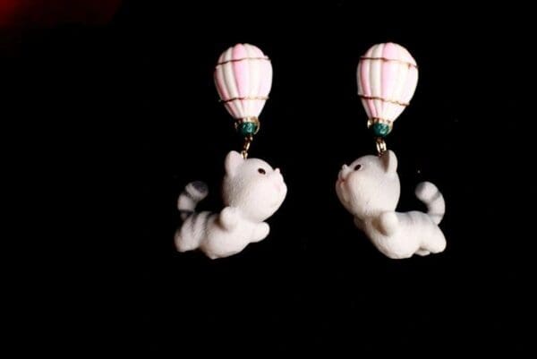 SOLD! 8319 Art Jewelry Flying Kitty Cat Balloon Earrings - Image 3