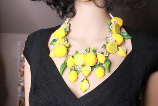 SOLD! 8341 Set Of Baroque 3D Effect Lemon Fruit Bee Statement Necklace+ Earrings - Image 7