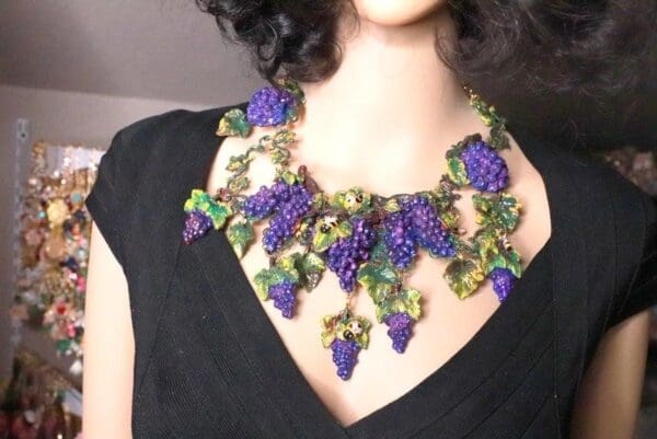 SOLD! 8342 Set Of Art Nouveau Hand Painted Vivid Grapes Bee Necklace+ Earrings