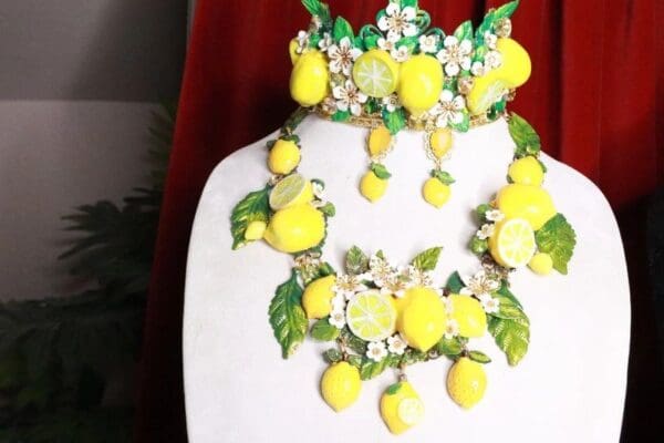 SOLD! 8358 Set Of Baroque 3D Effect Lemon Fruit Bee Statement Necklace+ Earrings - Image 2
