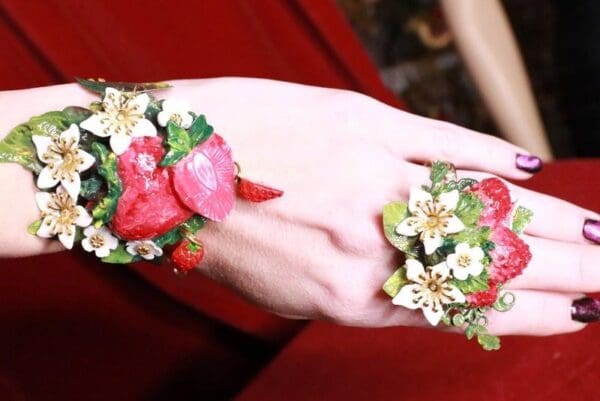 SOLD! 8381 Art Jewelry Vivid Strawberry 3D Effect Cocktail Ring - Image 6
