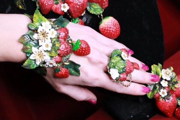 SOLD! 8385 Art Jewelry Vivid Strawberry 3D Effect Cocktail Ring - Image 3
