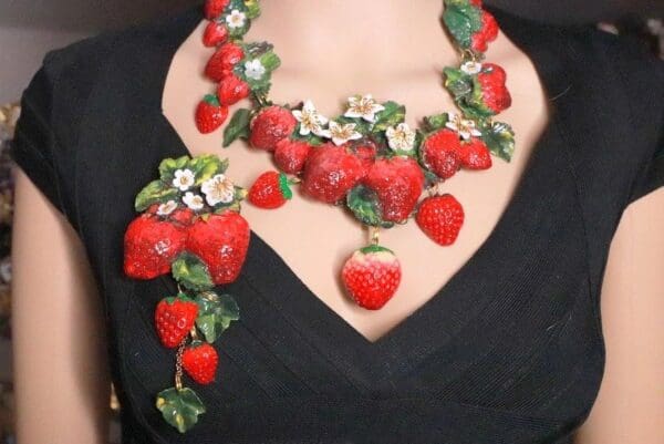 SOLD! 8386 Art Jewelry Vivid Strawberry 3D Effect Hand Painted Brooch - Image 3