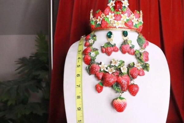 SOLD! 8388 Set Of Art Nouveau Vivid Hand Painted Strawberry Massive Necklace+ Earrings - Image 6