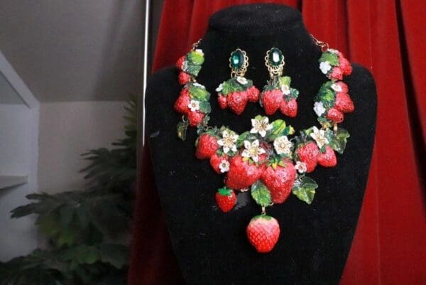 SOLD! 8388 Set Of Art Nouveau Vivid Hand Painted Strawberry Massive Necklace+ Earrings - Image 3