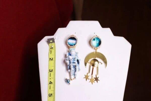SOLD! 8399 Celestial 3D Effect Astronauts Unusual Light Weight Earrings - Image 6