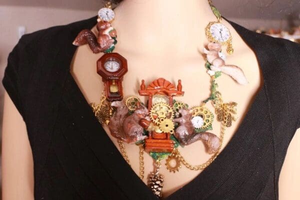 SOLD! 8403 Set Of Art Jewelry 3D Effect Squirrel Clock Oak Necklace+ Earrings - Image 7