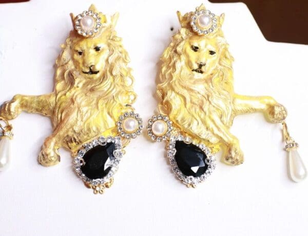 SOLD! 8449 Baroque Lions Massive Hand Painted Pearl Studs Earrings - Image 3