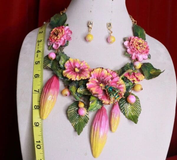 SOLD! 8456 Set Of 3D Effect Hand Painted Village Flowers Hibiscus Bee Massive Genuine Agates Statement Necklace+ Earrings - Image 6