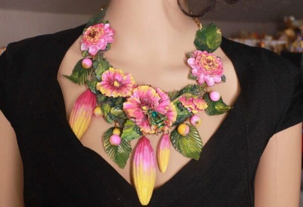 SOLD! 8456 Set Of 3D Effect Hand Painted Village Flowers Hibiscus Bee Massive Genuine Agates Statement Necklace+ Earrings - Image 2