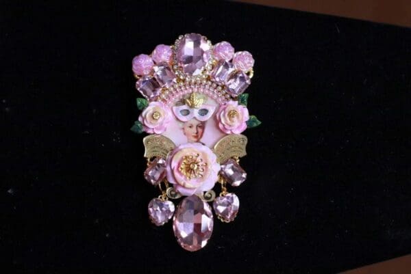 SOLD ! 8463 Young Marie antoinette Pink Massive Brooch