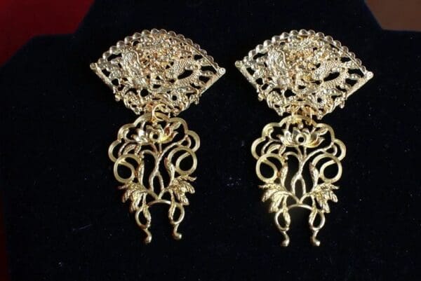 SOLD! 8507 Japanese Revival Gold ToneAgate Studs Earrings - Image 3