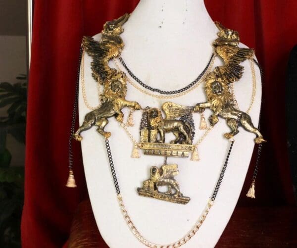 SOLD! 8659 Medieval Art Jewelry 3D Effect Hand Painted Lions Venezia Necklace - Image 5