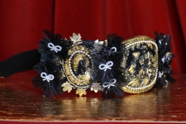 SOLD! 8725 Art Nouveau Carved Cameo Vintage Style Black Embellished Waist Gold Belt Size S, L, M - Image 4