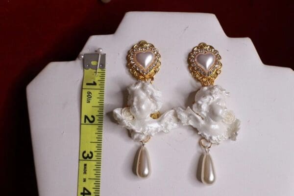 SOLD! 8729 Small Pearlish Chubby Cherubs Angels Shell Light Weight Studs Earrings - Image 5