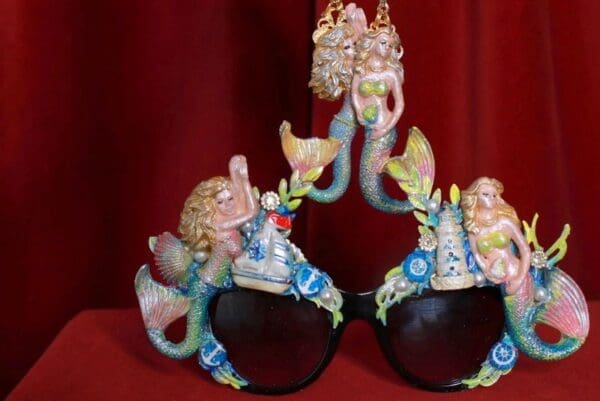 SOLD! 8733 Nautical Faced Mermaids Hand Painted Pearlish Earrings - Image 6