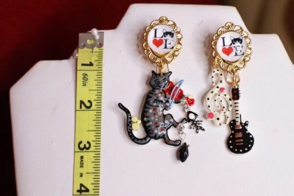 SOLD! 8750 Enamel I love Cats Musical Earrings - Image 5