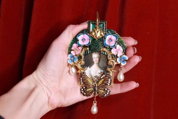 SOLD! 9180 Madam Bovary Victorian Butterfly Huge Brooch - Image 3