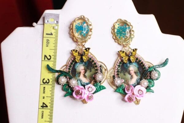 SOLD! 9183 Marie Antoinette Cameo Butterfly Roses Studs Earrings - Image 5