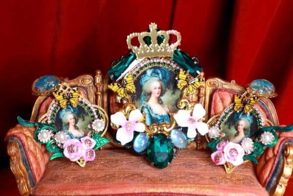 SOLD! 9183 Marie Antoinette Cameo Butterfly Roses Studs Earrings - Image 6