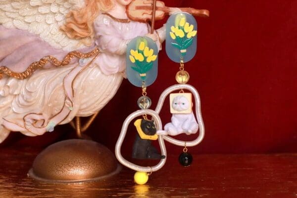 SOLD! 9216 Adorable Irregular Enamel Cat Swing Earrings - Image 3