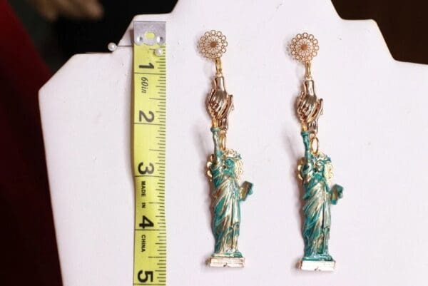 SOLD! 9217 USA Patriotic Statue Of Liberty Earrings - Image 5