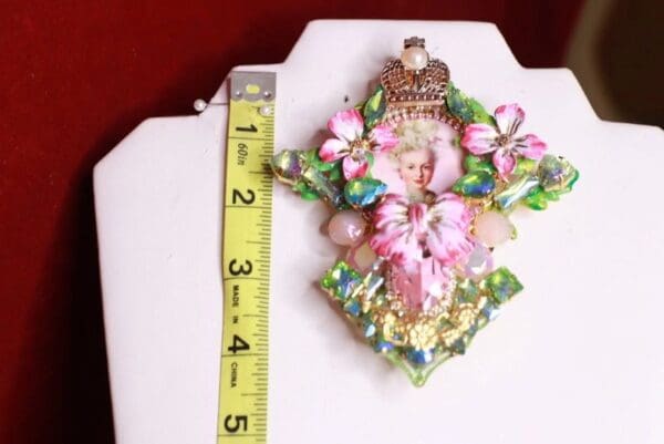 SOLD! 9222 Young Marie Antoinette Pale Pink Flower Brooch - Image 6