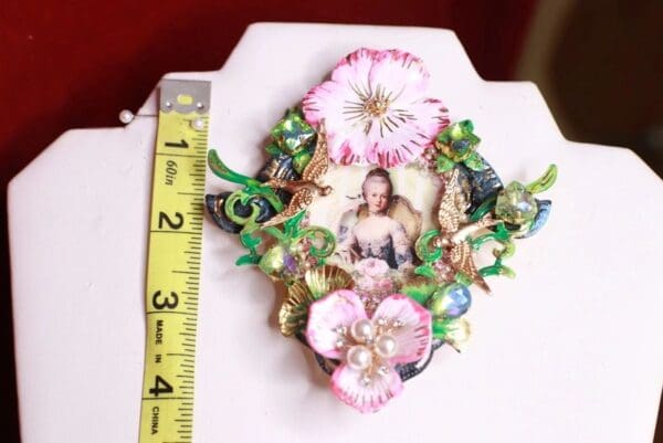 SOLD! 9223 Young Marie Antoinette Pale Pink Flower Swallows Brooch - Image 6