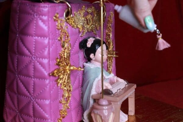 SOLD! 9242 Asian Revival Geisha 3D Effect Boutique Style Embellished Handbag - Image 4