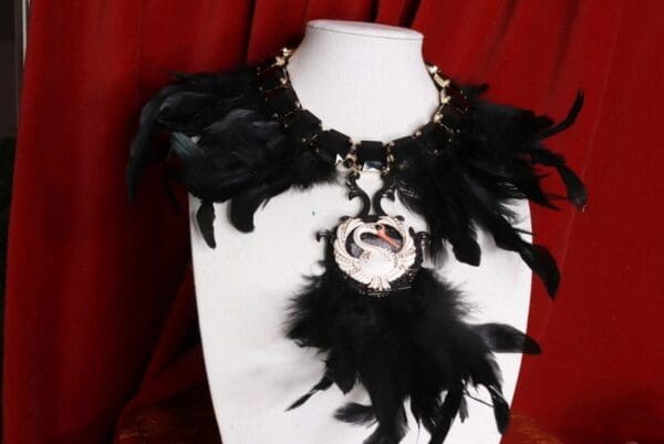 SOLD! 9261 Art Deco Genuine Feather Swan Collar Necklace - Image 2