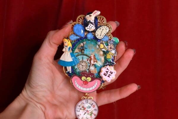 SOLD! 9304 Alice In Wonderland Cameo Brooch - Image 4