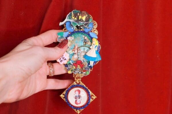 SOLD! 9305 Alice In Wonderland Cameo Brooch - Image 4