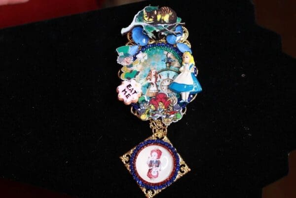 SOLD! 9305 Alice In Wonderland Cameo Brooch