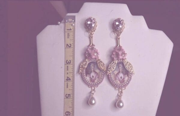 SOLD! 9310 Marie Antoinette Pink Long Cameo Studs Earrings - Image 5
