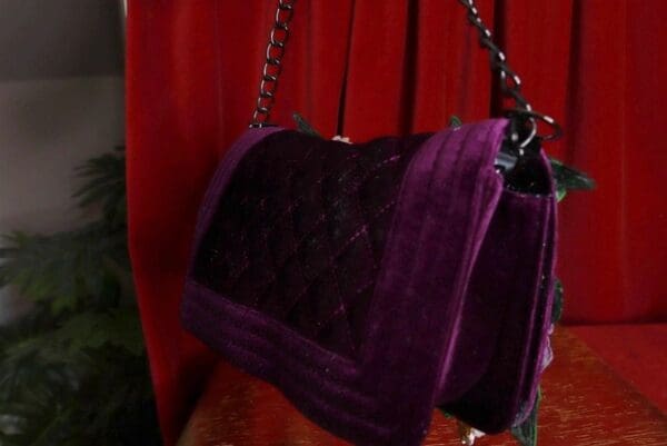 SOLD! 9322 Baroque Velvet Vacation Parrot Hydrangea Embellished Handbag - Image 9