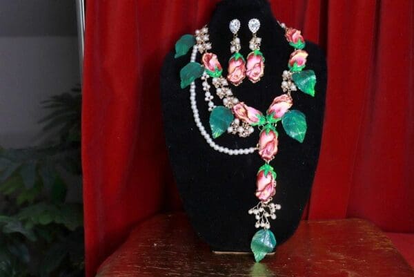 SOLD! 9325 Set Of Roses Flower Cabochon Pearl Necklace+ Earrings - Image 5