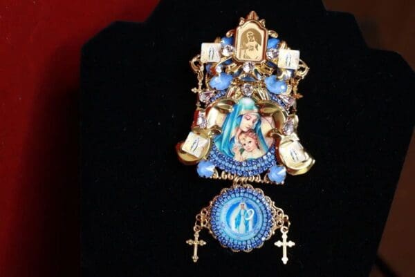 SOLD! 9345 Brooch Pin Virgin Mary Icon - Image 2