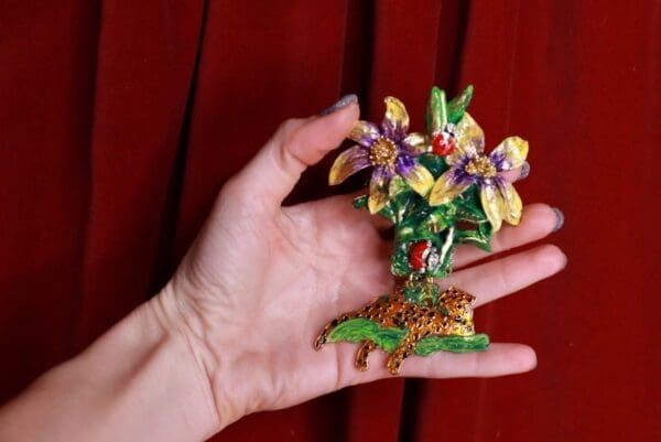 SOLD! 9350 Brooch Pin Enamel Flower Leopard - Image 4