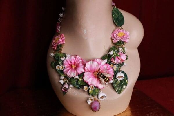 SOLD! 9371 Set Of 3D Effect Hand Painted Village Flowers Hibiscus Bee Massive Genuine Agates Statement Necklace+ Earrings - Image 8