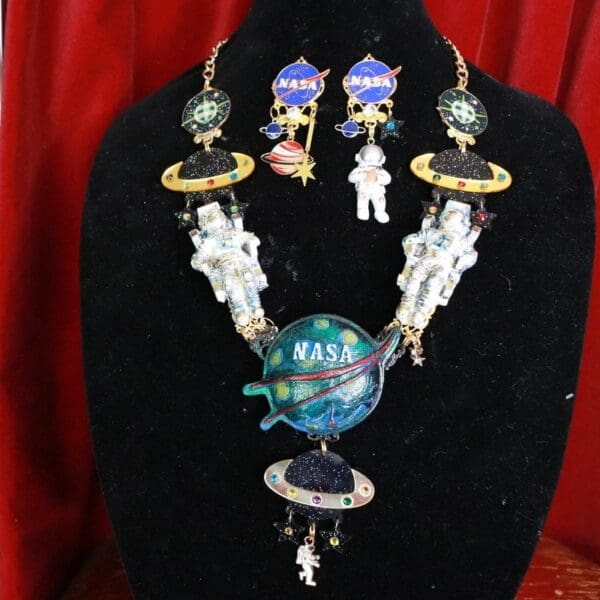 SOLD! 9381 Set Of Celestial NASA Astronauts Iridescent Necklace+ Earrings - Image 2