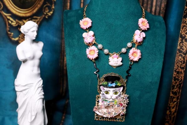 60 Adorable Cat Mise Floral Necklace