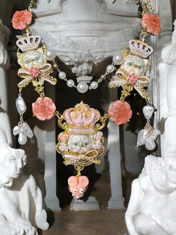 SOLD! 62 Adorable Cat Lovers Crown Cats Baroque
