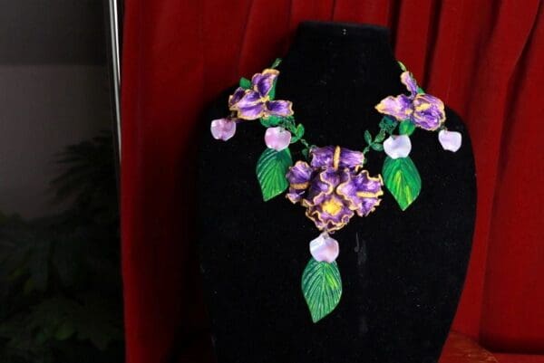 SOLD! 9414 Art Nouveau Vivid Hand Painted Iris Flower Massive Necklace - Image 5