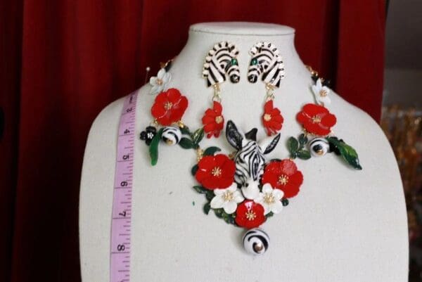 SOLD! 9439 Set Of Art Deco Faced Zebra Flowers Hand Painted Massive Necklace+ Earrings - Image 7