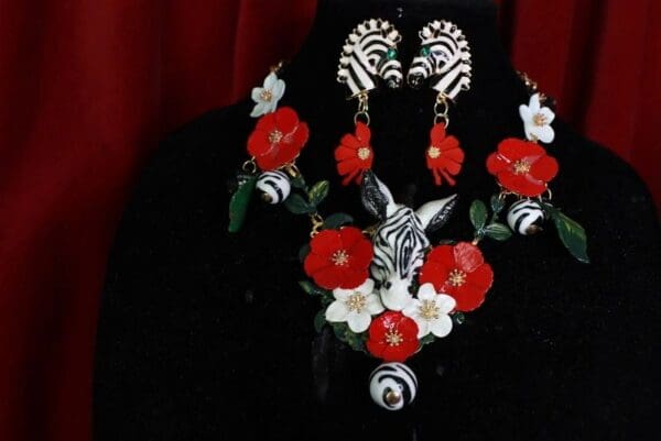 SOLD! 9439 Set Of Art Deco Faced Zebra Flowers Hand Painted Massive Necklace+ Earrings - Image 4