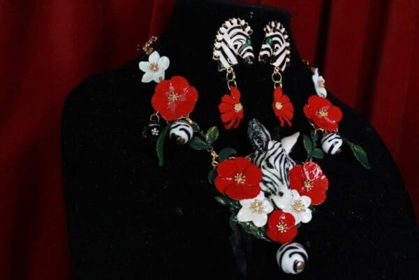 SOLD! 9439 Set Of Art Deco Faced Zebra Flowers Hand Painted Massive Necklace+ Earrings - Image 5