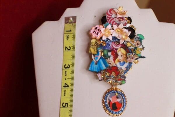 SOLD! 9476 Alice In Wonderland Massive Brooch Pin - Image 3