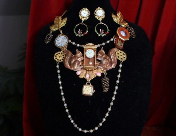 SOLD! 9489 Set Of Art Jewelry 3D Effect Squirrel Clock Oak Necklace+ Earrings - Image 4