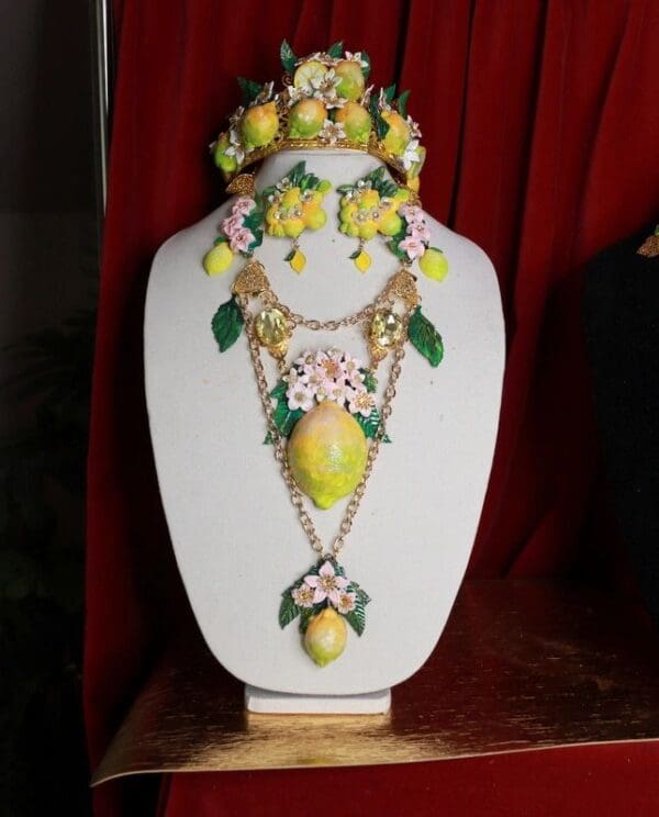 SOLD! 9513 Baroque 3D Effect One Large Lemon Fruit Statement Necklace - Image 7